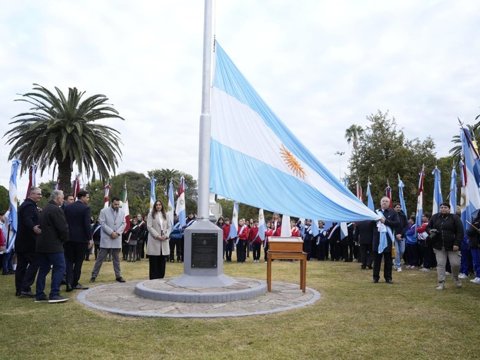 Villa María conmemoró el 216º aniversario de la Revolución de Mayo con un emotivo acto en Plaza Independencia
