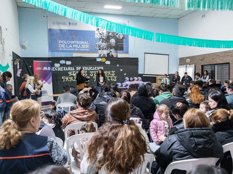 Se entregaron más de 90 cascos infantiles a familias que asisten a los Centros de Promoción Familiar