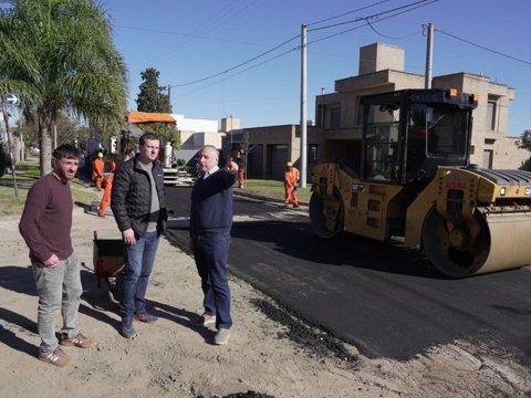 500 Cuadras: avanza la pavimentación de calle Riesco en barrio Mariano Moreno