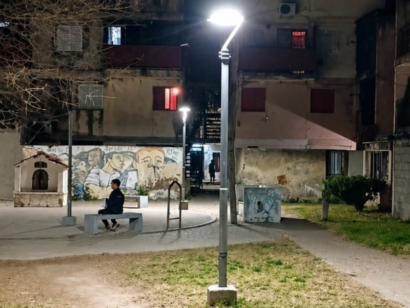 El municipio avanza con la renovación del alumbrado led en barrio Los Olmos
