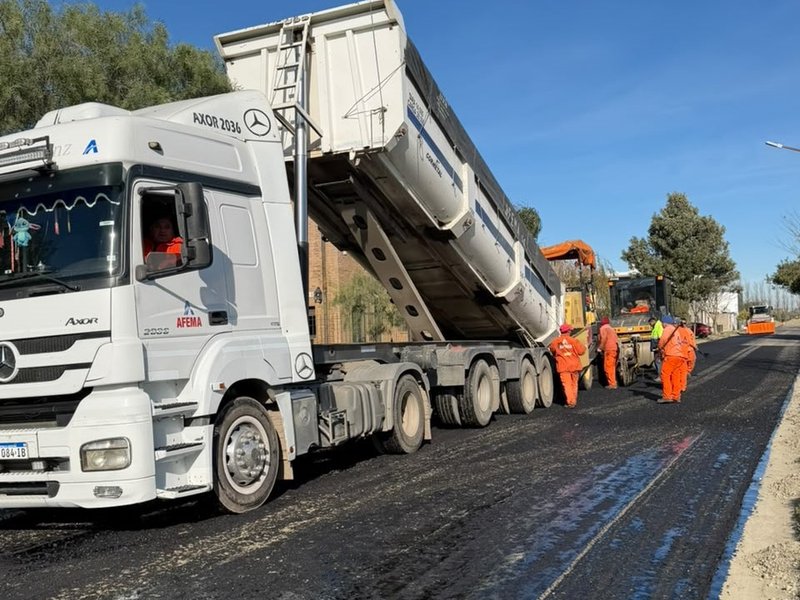 Plan 500 cuadras: el municipio avanza con la pavimentación de 23 cuadras en barrio Ramón Carrillo
