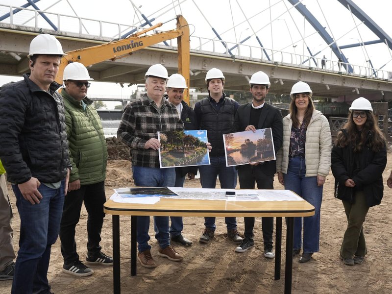 Accastello y Tagni supervisaron el avance de la obra de mejoras hídricas y reconversión del puente Vélez Sarsfield en miradores