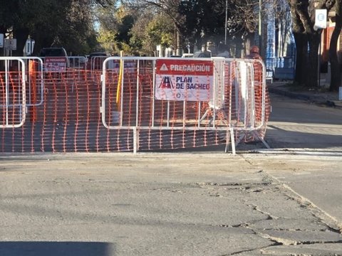 Continúa el plan de bacheo en el casco céntrico