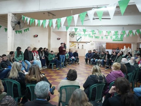 Las Playas: el Centro de Jubilados y Pensionados y el Club Juniors firmaron la adhesión al programa de regularización dominial