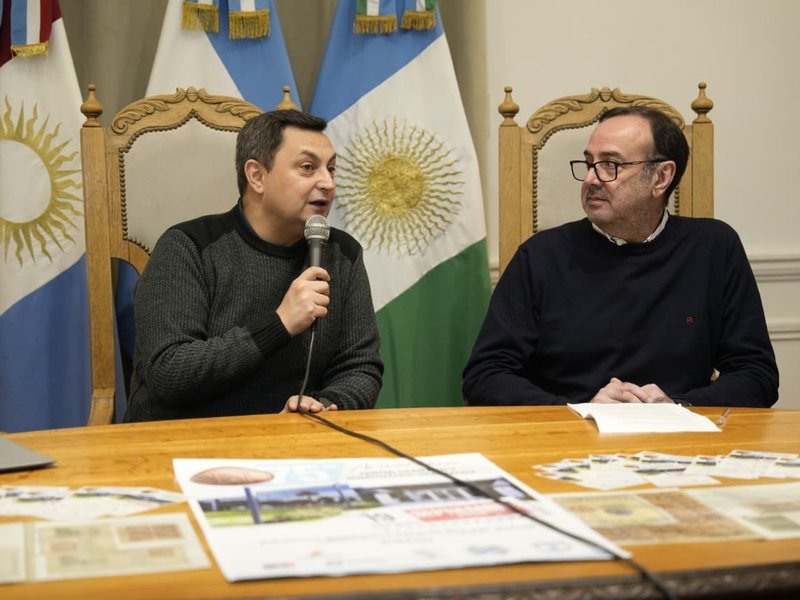 El municipio acompaña a la “Asociación de Filatélicos y Numismáticos Villa María” en la celebración de su 75° aniversario