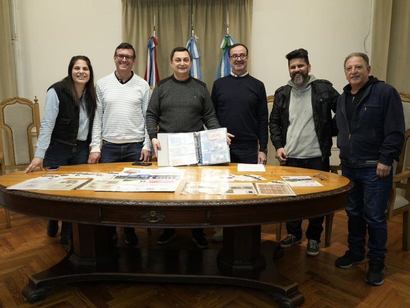El municipio acompaña a la “Asociación de Filatélicos y Numismáticos Villa María” en la celebración de su 75° aniversario