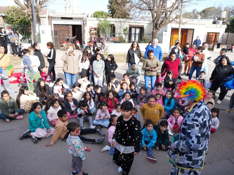 Mes de las Infancias: Accastello participó de los festejos en barrio San Nicolás y el Parque Pereira y Domínguez