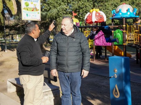 Se inauguró un nuevo punto de hidratación en la Plaza Pedro Viñas