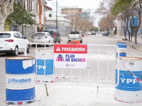 El municipio avanza con el Plan de Bacheo en distintos sectores de la ciudad
