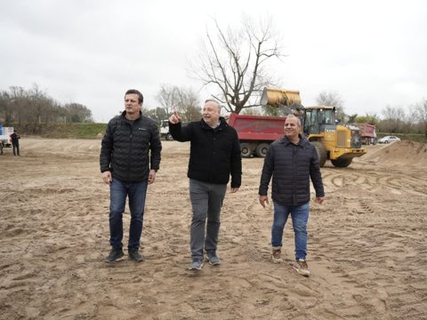 Plan de Obras de Desagües Urbanos: el intendente Accastello recorrió dos de los sectores donde ya comenzaron las tareas