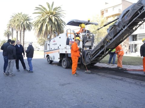 Accastello supervisó el inicio de las obras de repavimentación en Bulevar Alvear