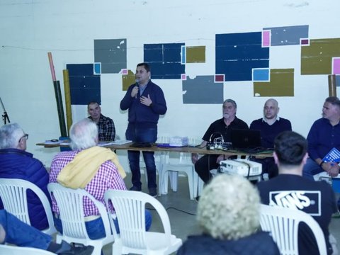 Defensa Civil: se realizó un encuentro con vecinos de los barrios Mariano Moreno y Vista Verde para abordar el fenómeno de "El Niño"
