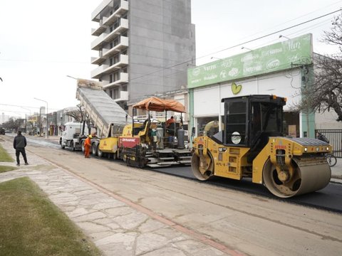 Avanza la repavimentación de Bulevar Alvear y España