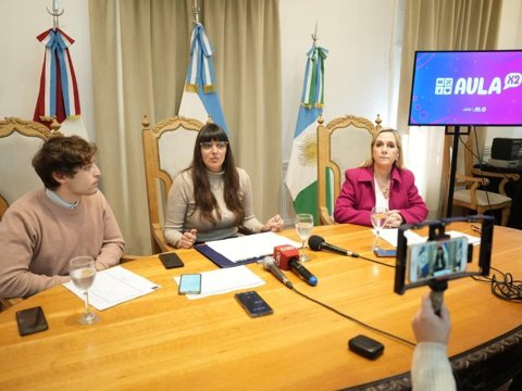 Aula X2: Villa María amplió al nivel secundario un programa municipal único en el país