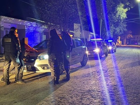 Agentes de la Guardia Local realizaron una aprehensión civil a dos menores que habrían robado una motocicleta