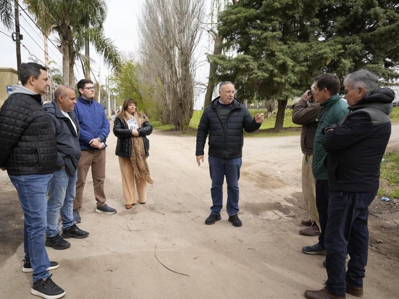 El Gabinete Ampliado trabajó desde barrio Vista Verde y recorrió las obras que se ejecutan en el sector