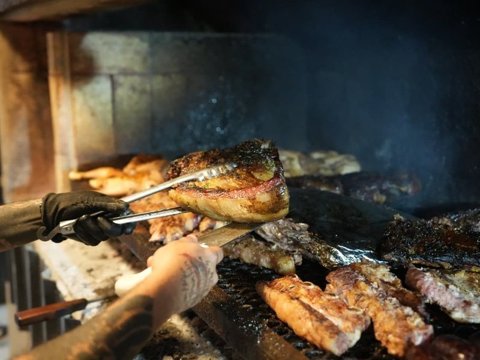 Villa María celebra el Día del Asado con descuentos y promociones en parrillas de la ciudad.
