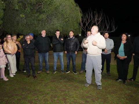 Accastello inauguró obras de pavimentación e iluminación en barrio Roque Sáenz Peña