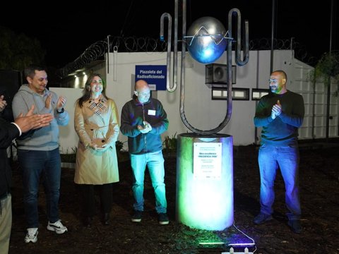 Se inauguró la plazoleta del radioaficionado en barrio Rivadavia