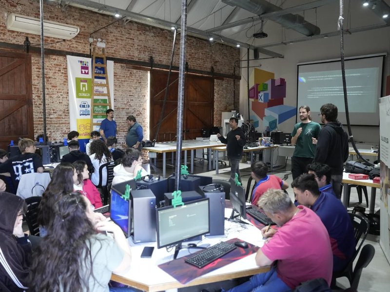1° Olimpiadas Regionales de Programación: con más de 60 participantes, comenzó el primer taller formativo