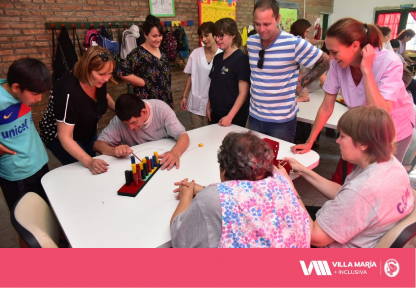 Villa María: Los chicos de la Escuela Granja crearon juegos de mesa adaptados para trabajar la motricidad, coordinación y memoria en el CEMDI