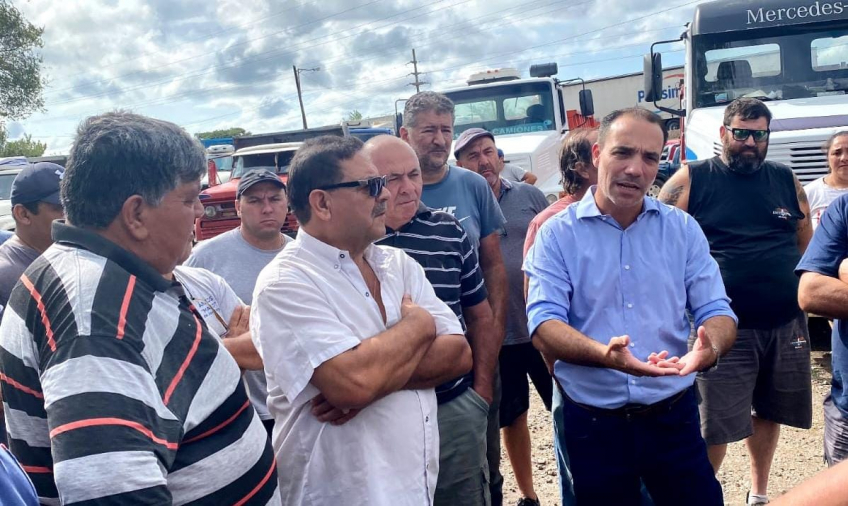 Villa María: Tras el control pertinente, el municipio certificó la Inspección Técnica Vehicular a un centenar de camiones de trabajadores areneros