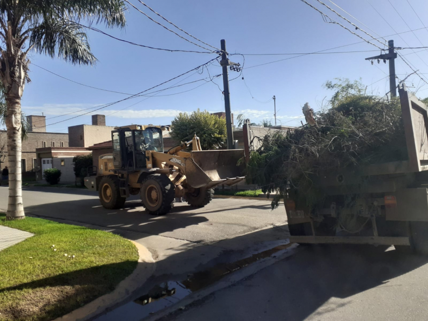 Villa María: Pasado el temporal, el municipio lleva adelante un amplio operativo de limpieza