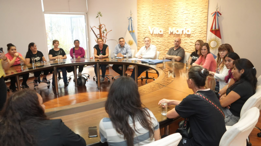 Villa María: Accastello entregó un aporte económico a beneficiarias del Programa de Empleo Independiente, financiado por el Gobierno nacional