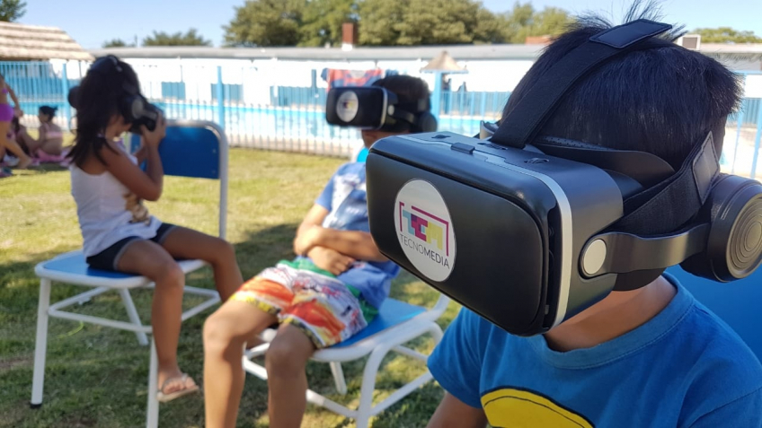 Villa María: La Tecnoteca lleva experiencias de realidad virtual a las niñas y niños en escuelas de verano