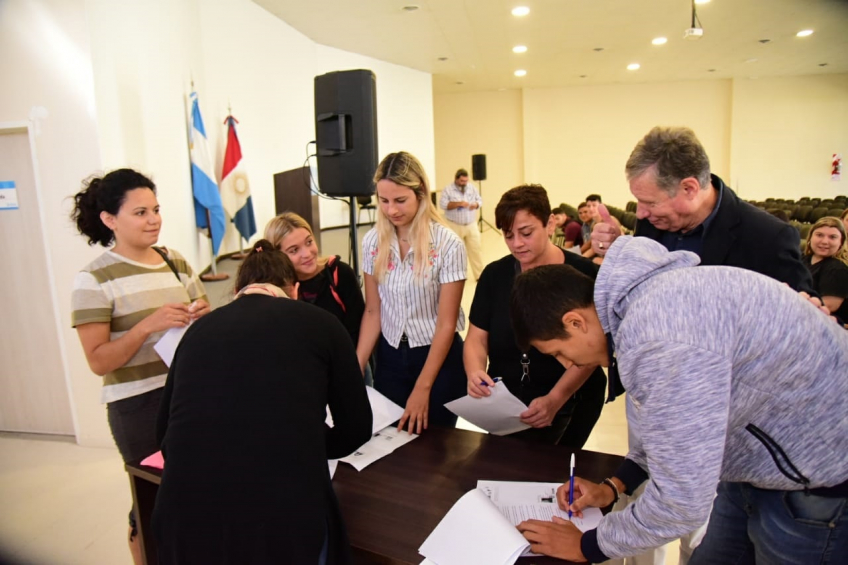 Villa María: 49 jóvenes firmaron sus acuerdos y comenzarán con los entrenamientos laborales