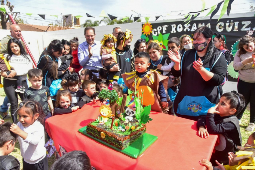 Villa María: Con música y baile, niños y niñas festejaron los ochos años del jardín municipal Roxana Güizzo