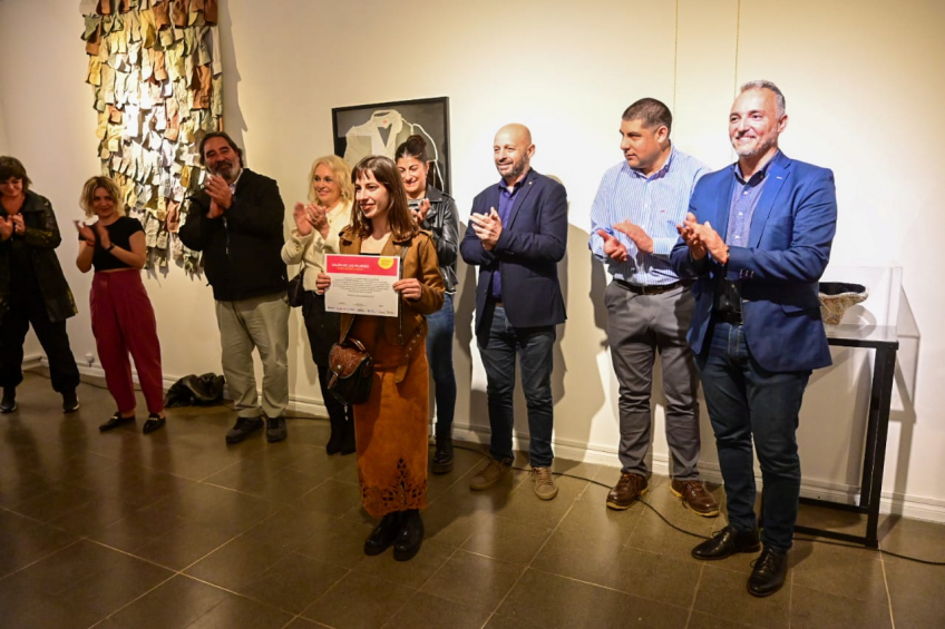 Villa María: La artista cordobesa Constanza Ruibal es la ganadora del Premio Adquisición del Salón de las Mujeres