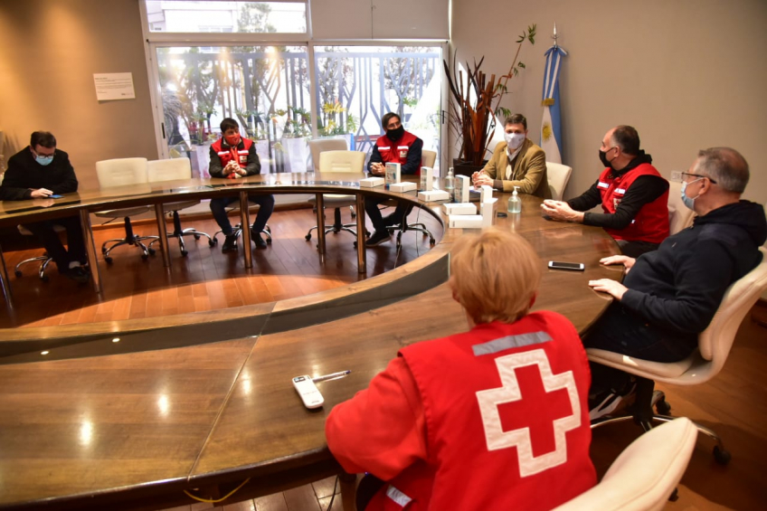 Villa María: El municipio recibió la donación de 10 termómetros infrarrojos por parte de la Cruz Roja