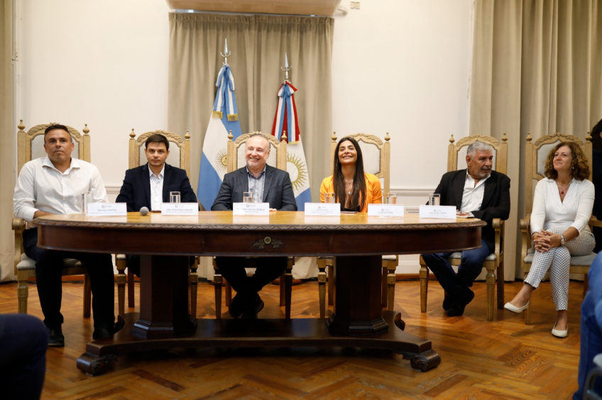 Villa María: El intendente Eduardo Accastello presentó el programa 