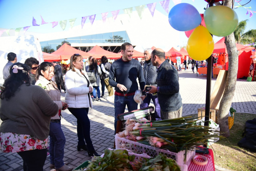 Villa María: La Feria Franca sopló las velitas en el Parque de la Vida con ofertas especiales y actividades culturales 