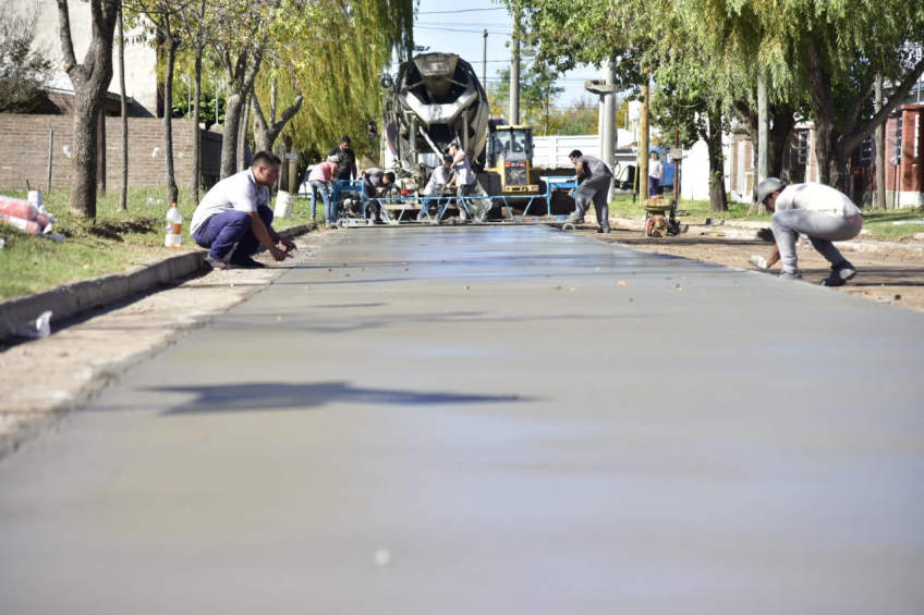 Villa María: El municipio avanza con obras de pavimentación en barrio Bello Horizonte