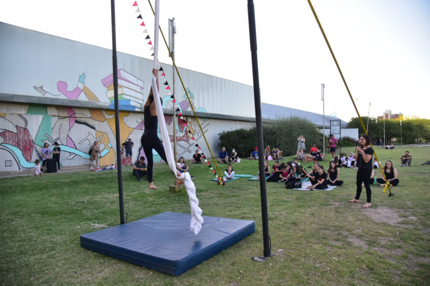 Villa María: La Escuela de Circo de Ser Arte y Parte cerró el año con múltiples espectáculos en el Leonardo Favio