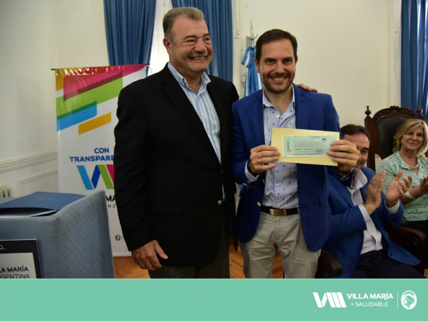Villa MarÃ­a: Por el logro de resultados en el tratamiento y prevenciÃ³n de enfermedades crÃ³nicas, el ministro Fortuna entregÃ³ 7,8 millones de peso