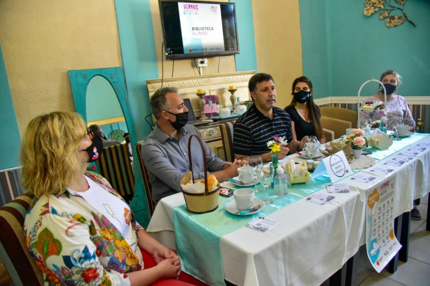 Villa María: Rosso presentó el programa “Biblioteca al paso”, que propone disfrutar de la gastronomía local acompañando con una buena lectura