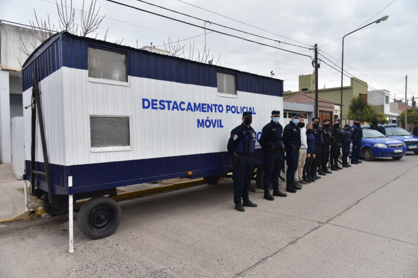 Villa María: Un destacamento policial móvil se instaló en barrio Parque Norte