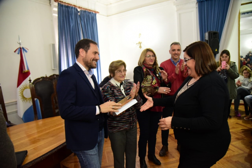 Villa María: Por el día del Maestro, 64 docentes jubilados recibieron su reconocimiento