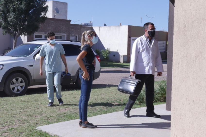 Villa María: Un equipo de salud visitó a doce familias en barrio Ramón Carrillo para hacer un análisis clínico y de laboratorio de cada caso