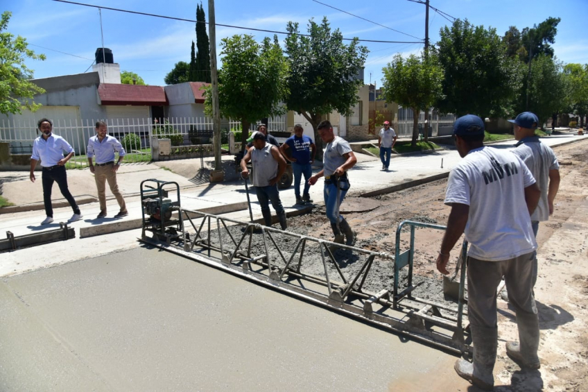 Villa María: La obra de pavimentación de Prolongación Vélez Sarsfield avanza en su tercera cuadra