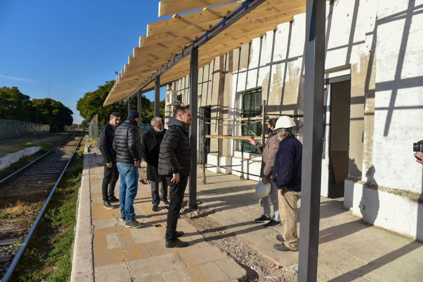 Villa María: La refuncionalización de la Estación de Trenes contemplará la colocación de tejas similares a las de la estructura originaria