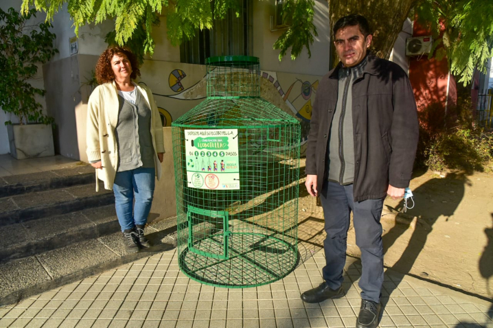 Villa María: El municipio entregó cestos y botelleros a instituciones educativas para promover la separación de residuos y la conciencia ambiental