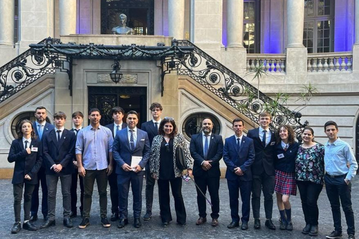 Villa María: Estudiantes secundarios ganadores del Modelo ONU, visitaron el edificio de las Naciones Unidas en Buenos Aires